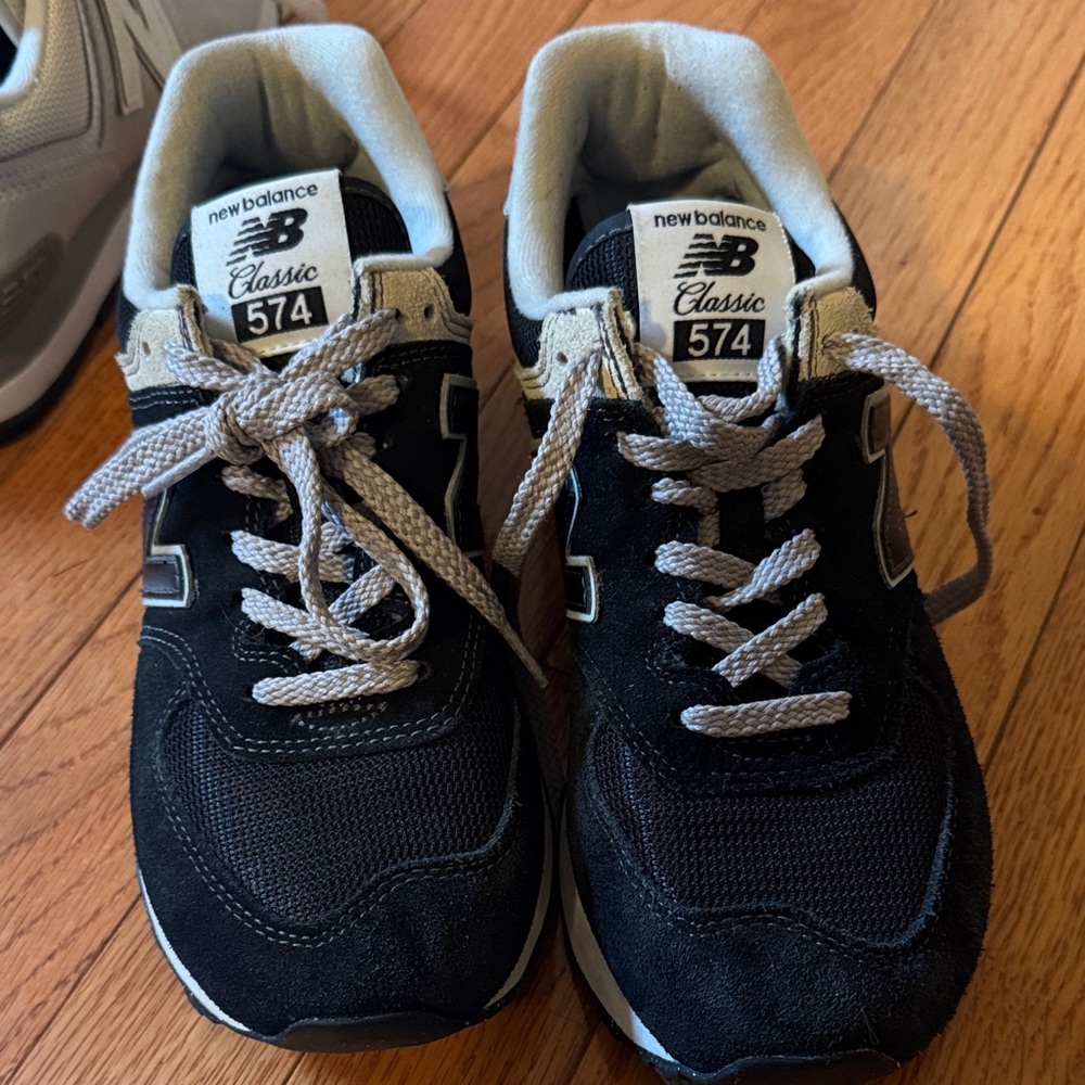 New Balance 574 Black and White Sneakers size 7.5